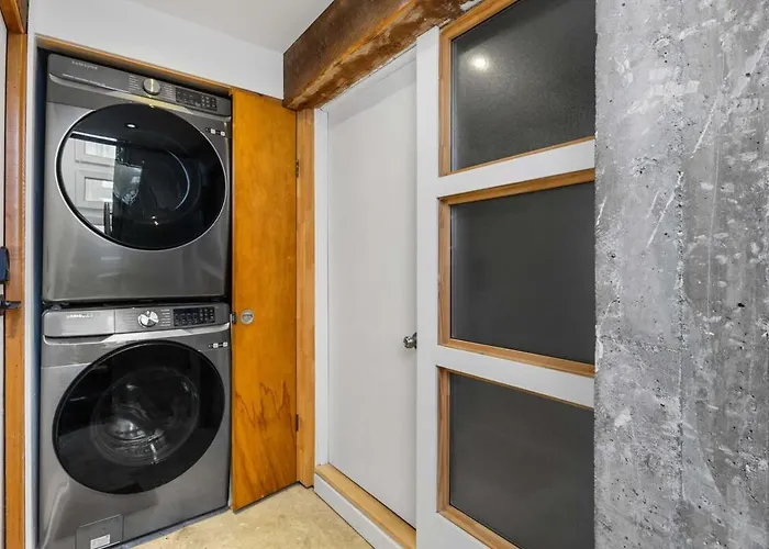 Charming 1 Bedroom Apartment Cozy And Fully Equipped